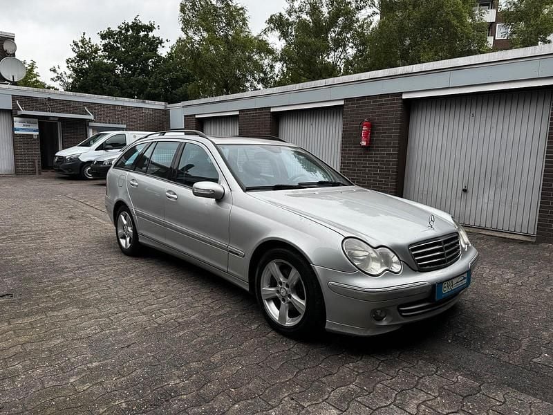Silber Gebraucht 2004 Mercedes C270 Avantgarde Kombi | 3.999 € (Teuer) - Bild 1/4