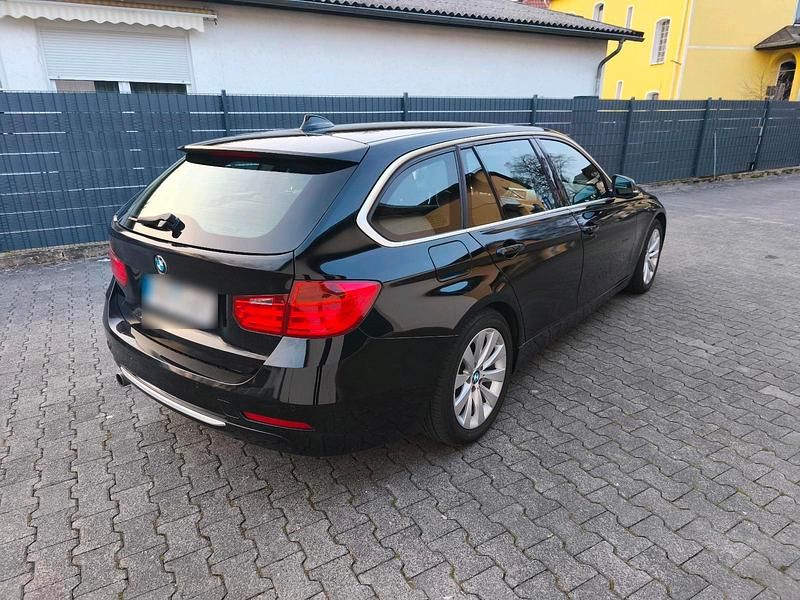 Gebraucht BMW 320 184 PS (135 kW) 2015 Schwarz Kombi