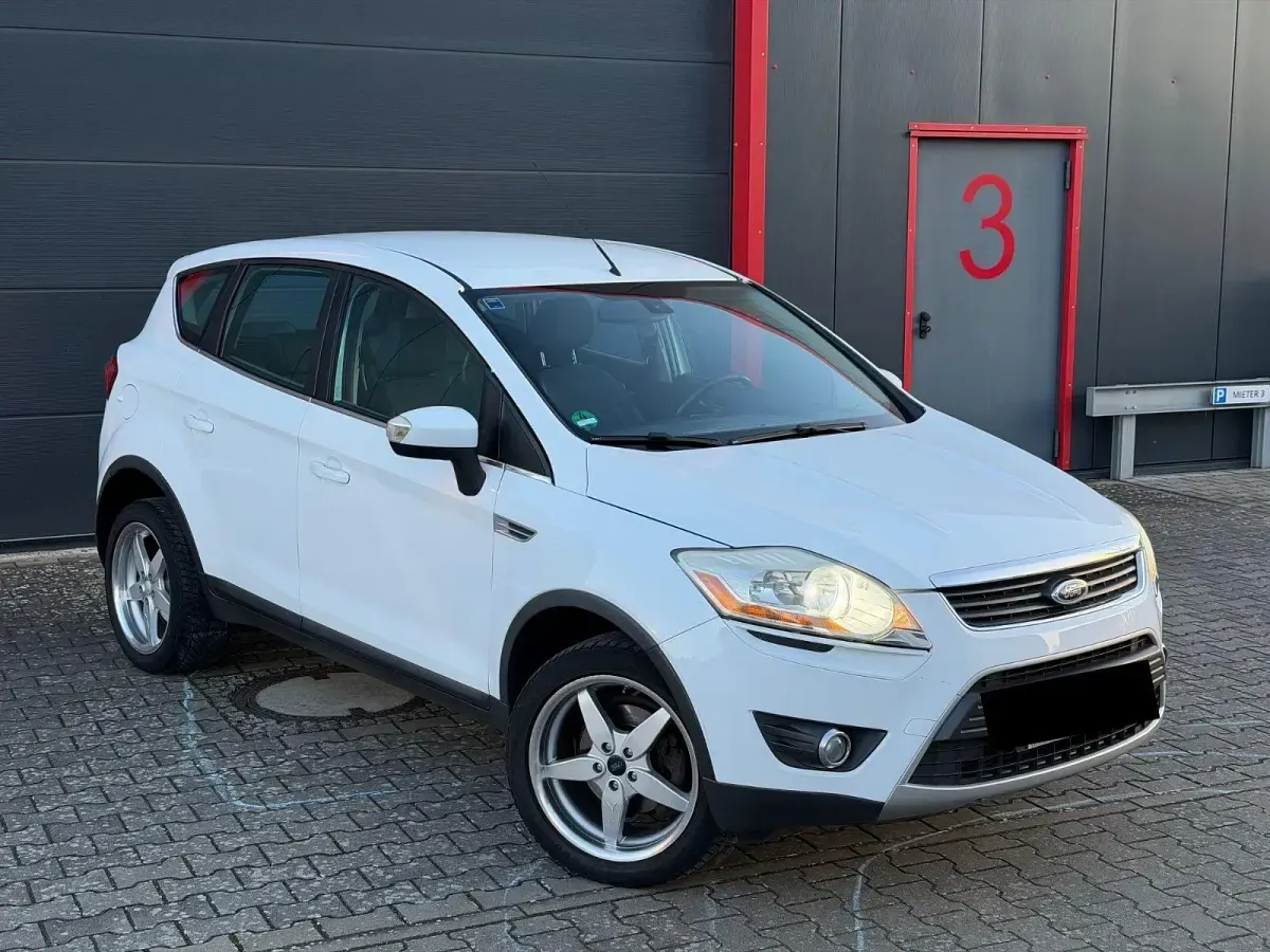 Używany Ford Kuga Titanium 136 KM (100 kW) 2009 Biały SUV