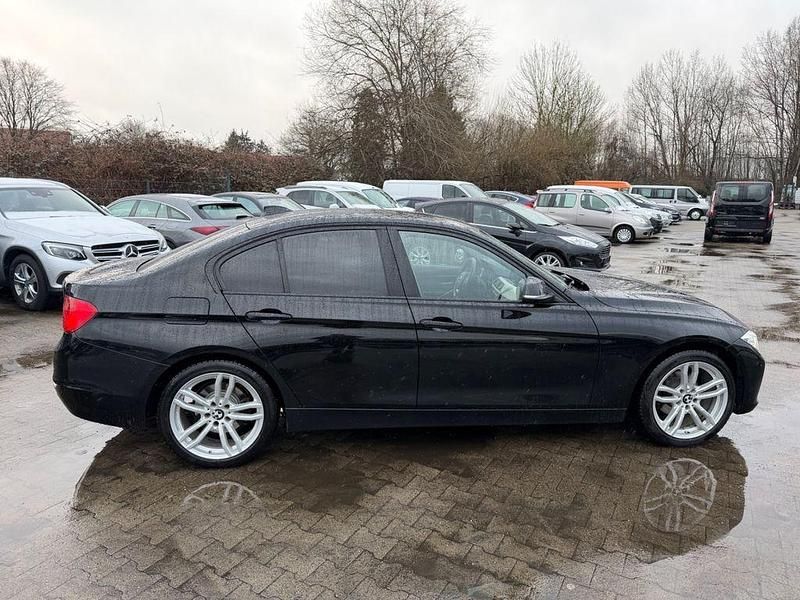 Gebraucht BMW 318 143 PS (105 kW) 2014 Schwarz Limousine