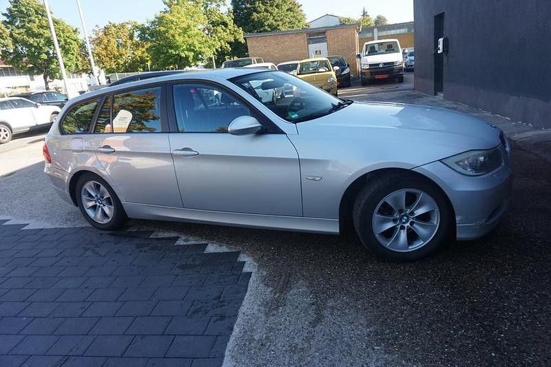 Silber Gebraucht 2006 BMW 318 Kombi | 1.899 € (Superpreis) - Bild 1/4