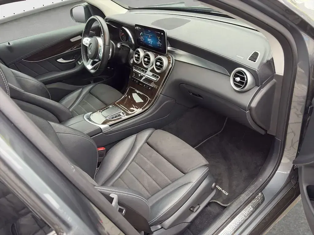 Gebraucht Mercedes GLC300e AMG line 211 PS (155 kW) 2020 Grau Limousine