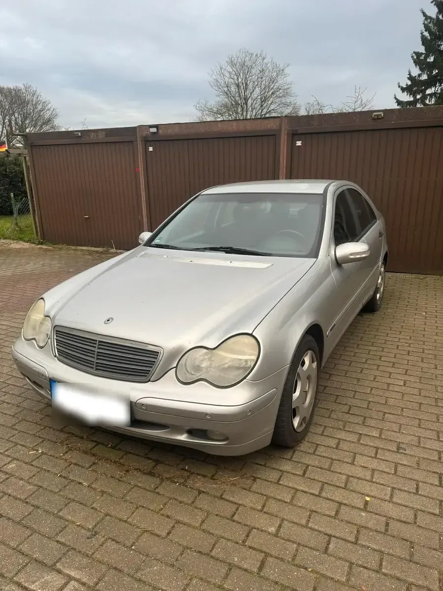 Gebraucht Mercedes C180 143 PS (105 kW) 2003 Silber Limousine