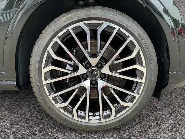 Neu Audi SQ5 Sport 367 PS (269 kW) 2025 Mythosschwarz metallic SUV