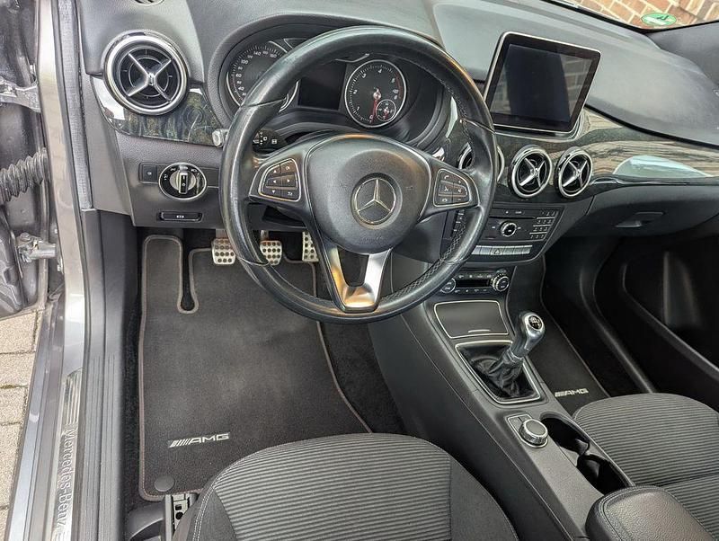 Gebraucht Mercedes B180 AMG 109 PS (80 kW) 2015 Grau Van / Kleinbus