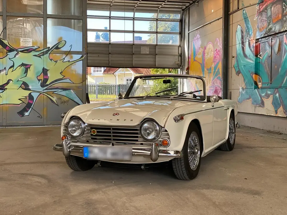 Gebraucht Triumph TR4 101 PS (74 kW) 1965 Weiß Cabrio