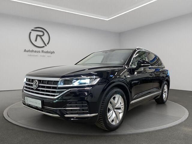Gebraucht VW Touareg Atmosphere 231 PS (169 kW) 2022 Deep black perleffekt SUV