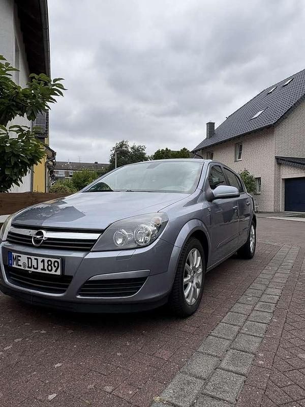 Gebraucht 2004 Opel Astra Limousine | 3.899 € (Etwas zu teuer) - Bild 1/4