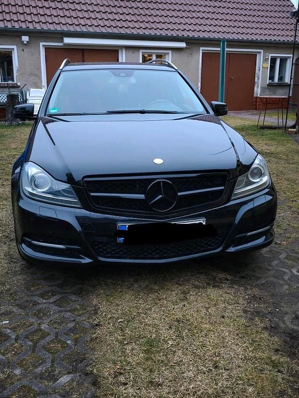 Second-hand Mercedes C220 170 CP (125 kW) 2013 Negru Break