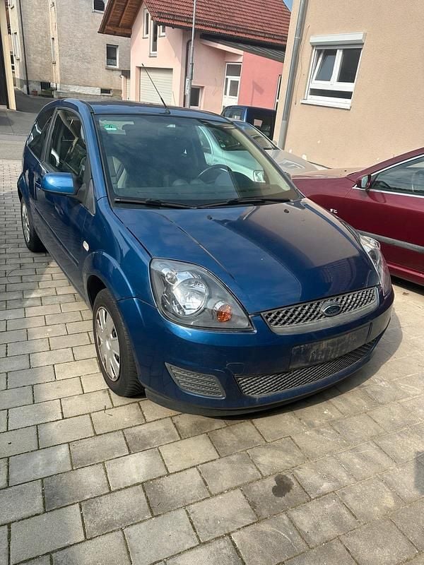 Gebraucht Ford Fiesta 70 PS (51 kW) 2008 Blau Kleinwagen