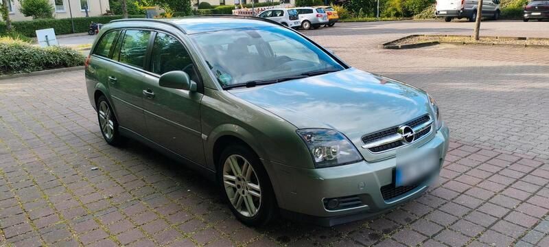 Grün Gebraucht 2005 Opel Vectra Edition Kombi | 2.000 € (Etwas zu teuer) - Bild 1/4