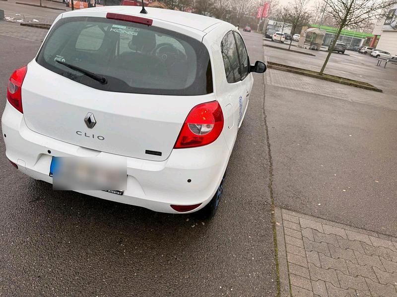 Gebraucht Renault Clio IV Collection 75 PS (55 kW) 2014 Weiß Kleinwagen