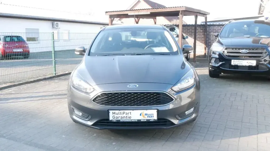 Gebraucht Ford Focus 125 PS (91 kW) 2016 Grau Limousine