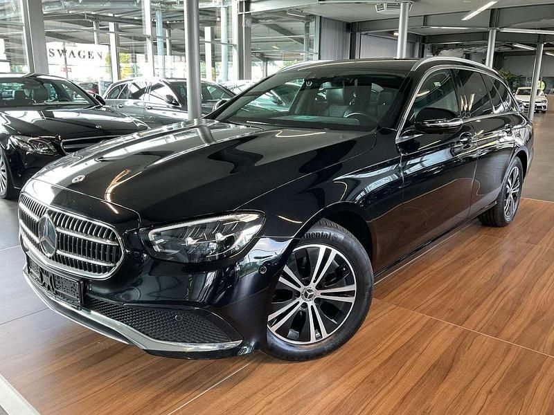 Schwarz/baltic black Gebraucht 2022 Mercedes E220 Avantgarde Kombi | 32.790 € (Etwas zu teuer) - Bild 1/4