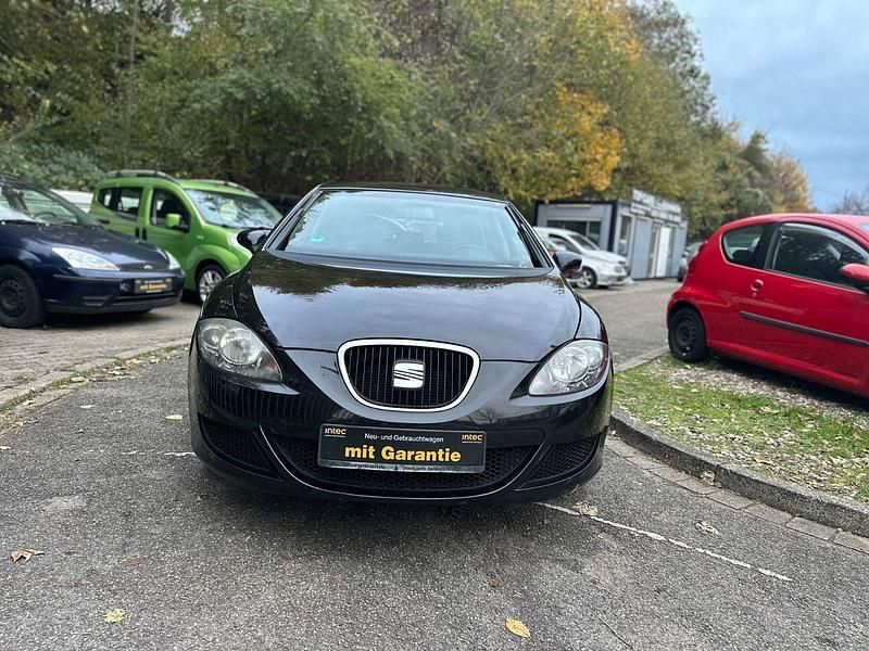 Schwarz Gebraucht 2006 Seat Leon Reference Kleinwagen | 1.999 € (Fairer Preis) - Bild 1/4