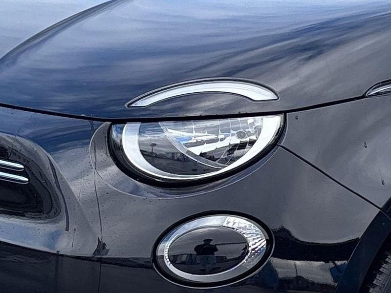 Gebraucht Fiat 500e Icon 86 kW (118 PS) 2022 Schwarz Limousine