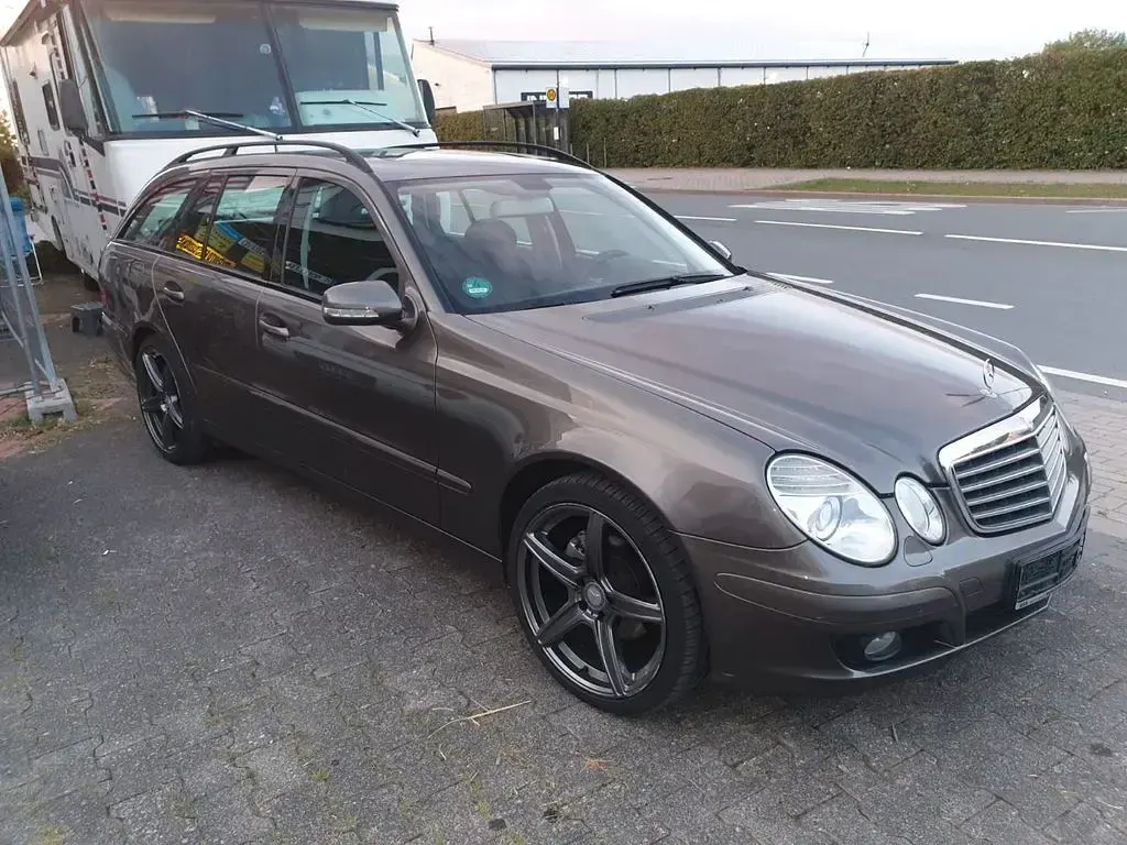 Gebraucht Mercedes E220 Business 231 PS (169 kW) 2008 Grau Kombi