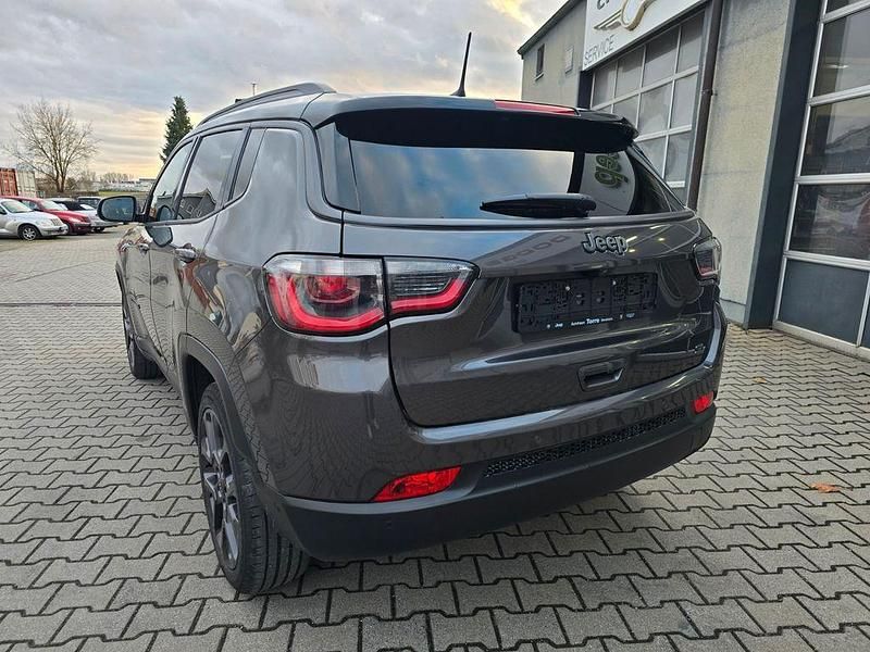 Gebraucht Jeep Compass 150 PS (110 kW) 2021 Grau SUV