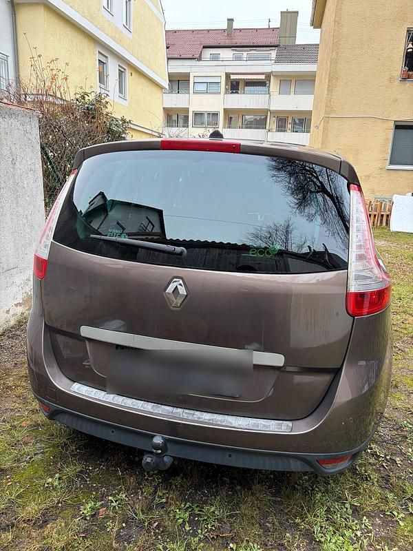 Gebraucht Renault Scénic III 160 PS (117 kW) 2009 Braun Van / Kleinbus