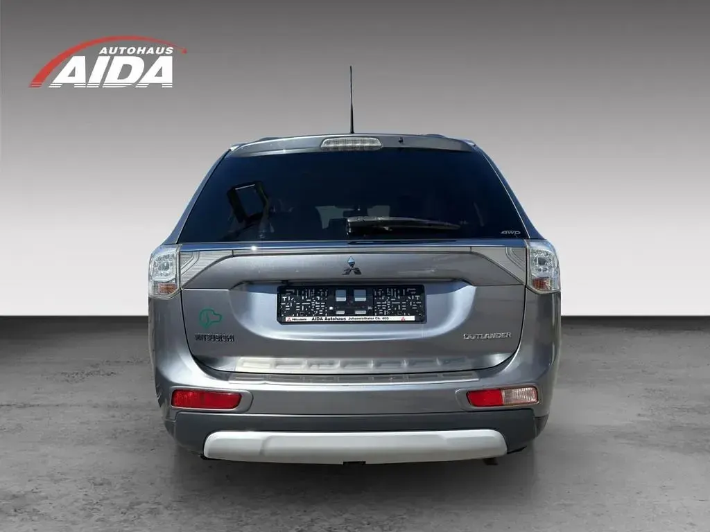 Gebraucht Mitsubishi Outlander Intense 150 PS (110 kW) 2014 Grau SUV