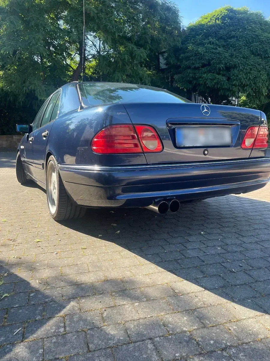 Gebraucht Mercedes E50 AMG AMG 357 PS (262 kW) 1996 Blau Limousine