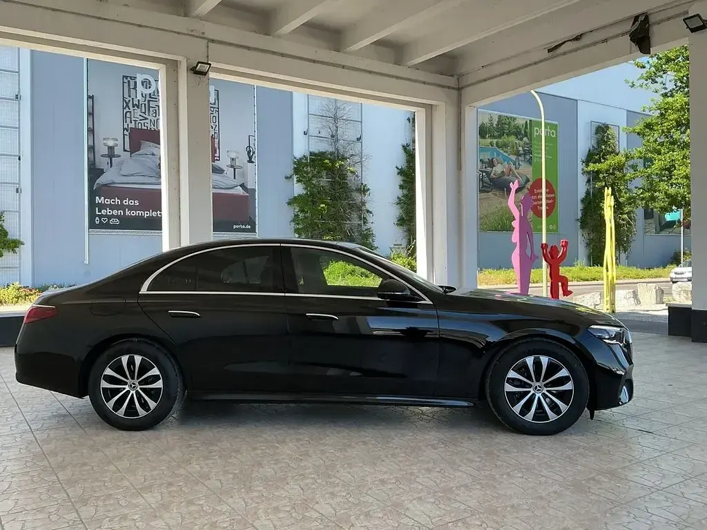 Gebraucht Mercedes E200 Avantgarde 204 PS (150 kW) 2025 Unilack schwarz Limousine