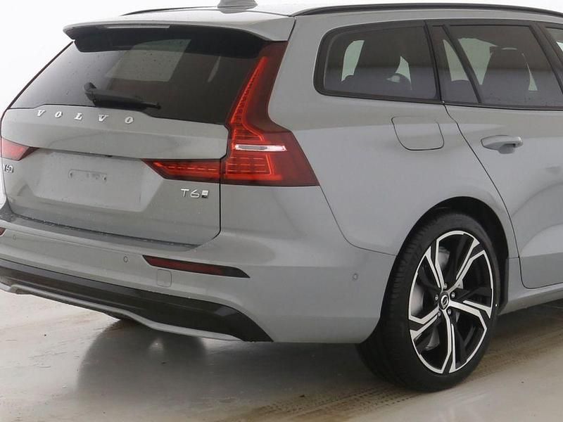 Gebraucht Volvo V60 Plus 253 PS (186 kW) 2025 Grau Kombi