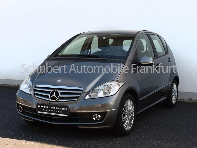 Grau Gebraucht 2009 Mercedes A170 Limousine | 7.990 € (Etwas zu teuer) - Bild 1/4
