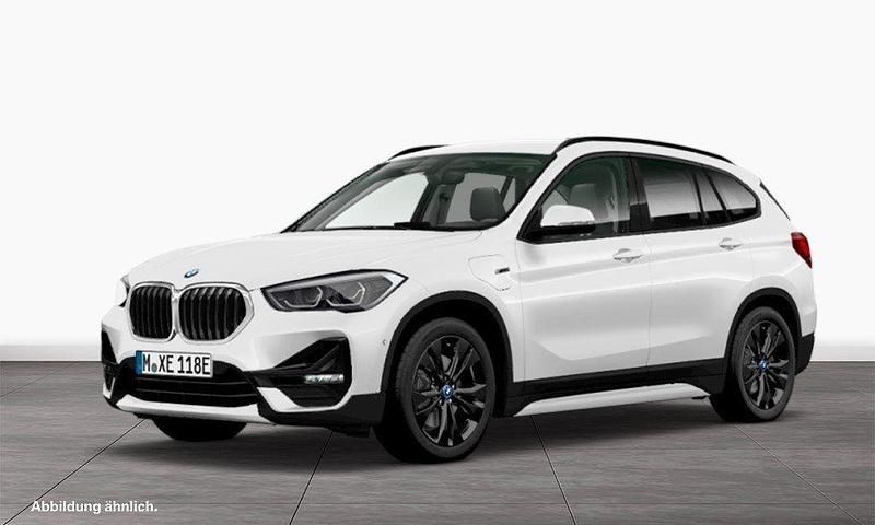 Weiß Gebraucht 2021 BMW X1 Sport Line SUV | 27.311 € (Fairer Preis) - Bild 1/3
