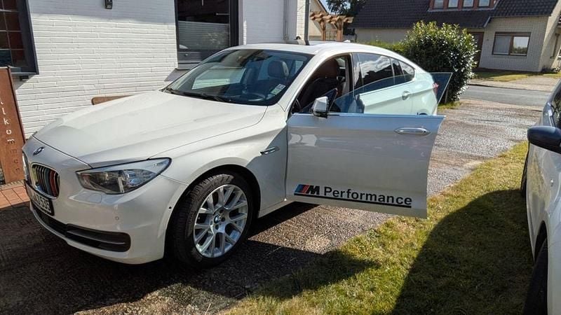 Weiß Gebraucht 2014 BMW 535 Gran Turismo Limousine | 10.950 € (Superpreis) - Bild 1/4