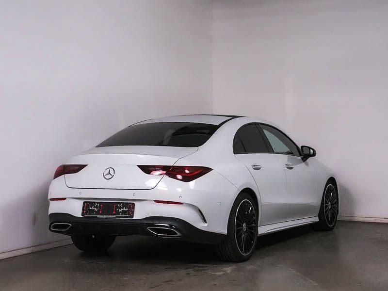 Gebraucht Mercedes CLA200 AMG 150 PS (110 kW) 2024 Weiss digitalweiss metallic Coupé