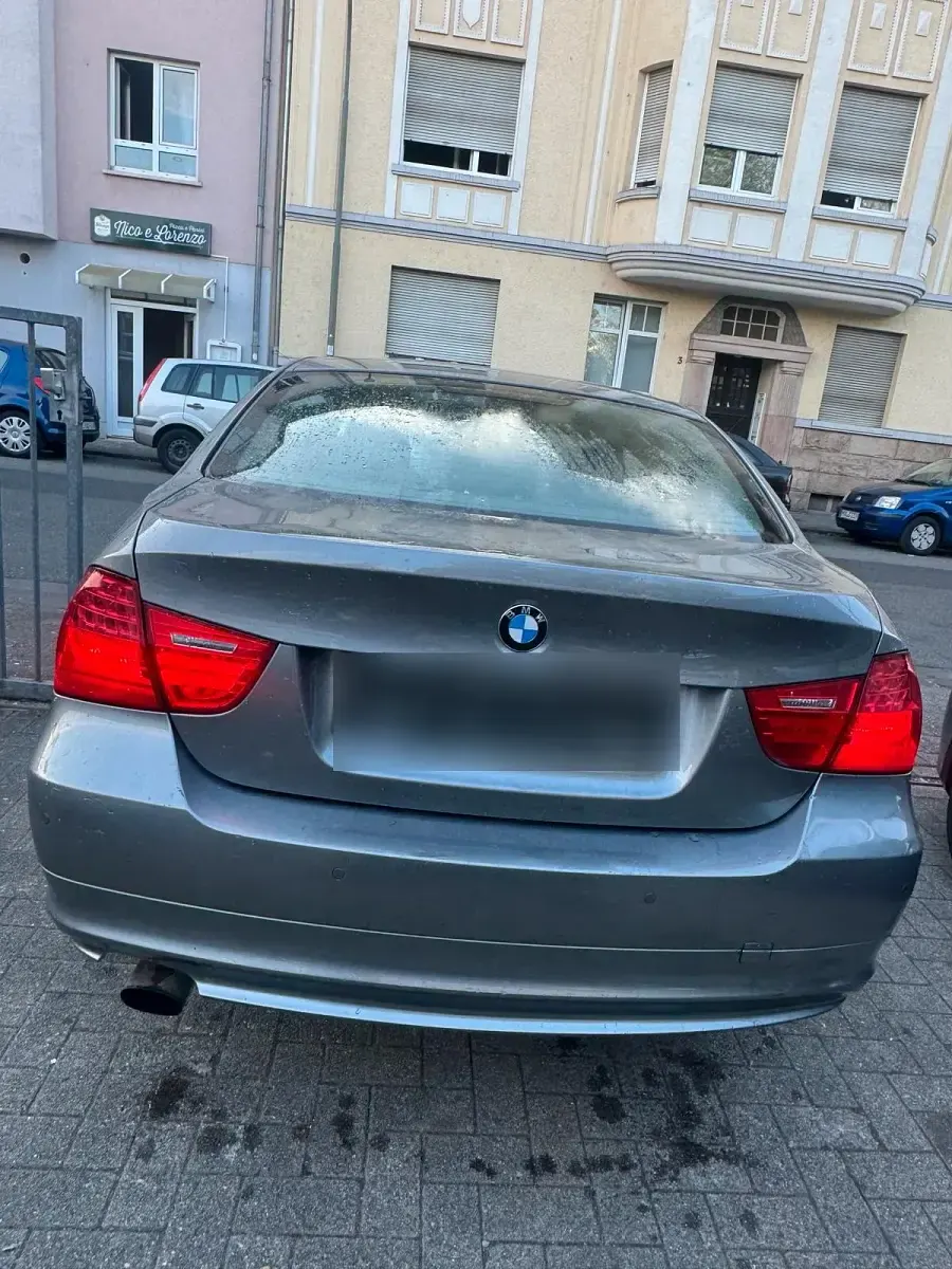 Gebraucht BMW 320 170 PS (125 kW) 2009 Schwarz Limousine