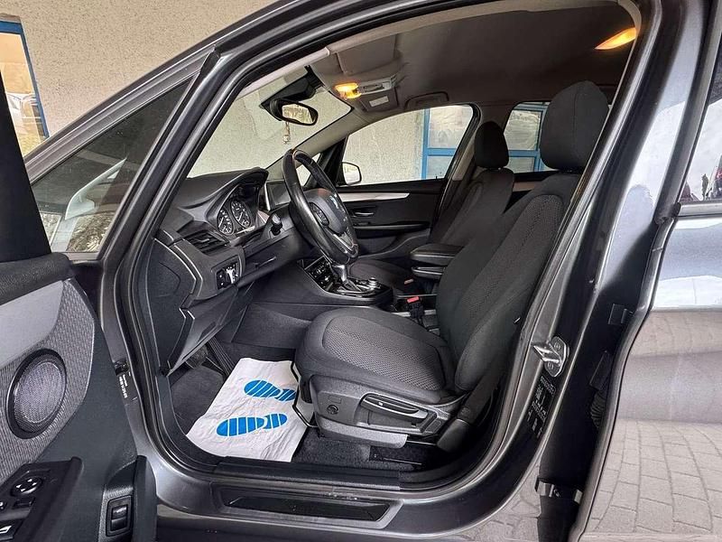 Gebraucht BMW 218 Advantage 136 PS (100 kW) 2017 Mineralgrau metallic Van / Kleinbus