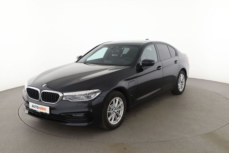 Schwarz Gebraucht 2020 BMW 530e Sport Line Limousine | 29.710 € (Guter Preis) - Bild 1/4