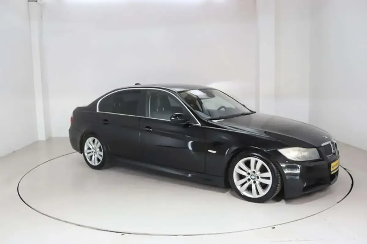 Second-hand BMW 325 Performance 218 CP (160 kW) 2006 Negru Berlinǎ