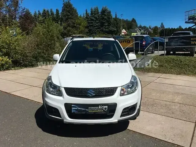 Gebraucht Suzuki SX4 Club 120 PS (88 kW) 2015 Weiß Limousine