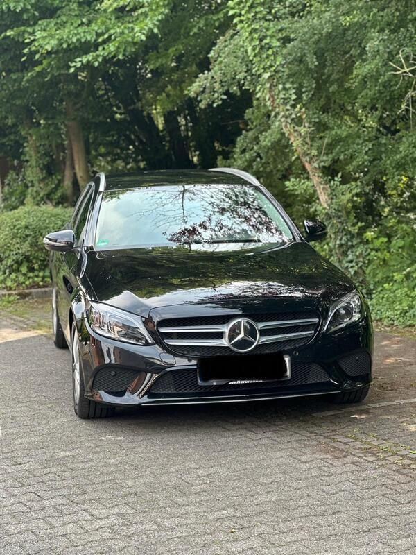 Schwarz Gebraucht 2018 Mercedes C220 Avantgarde Kombi | 19.900 € (Superpreis) - Bild 1/4