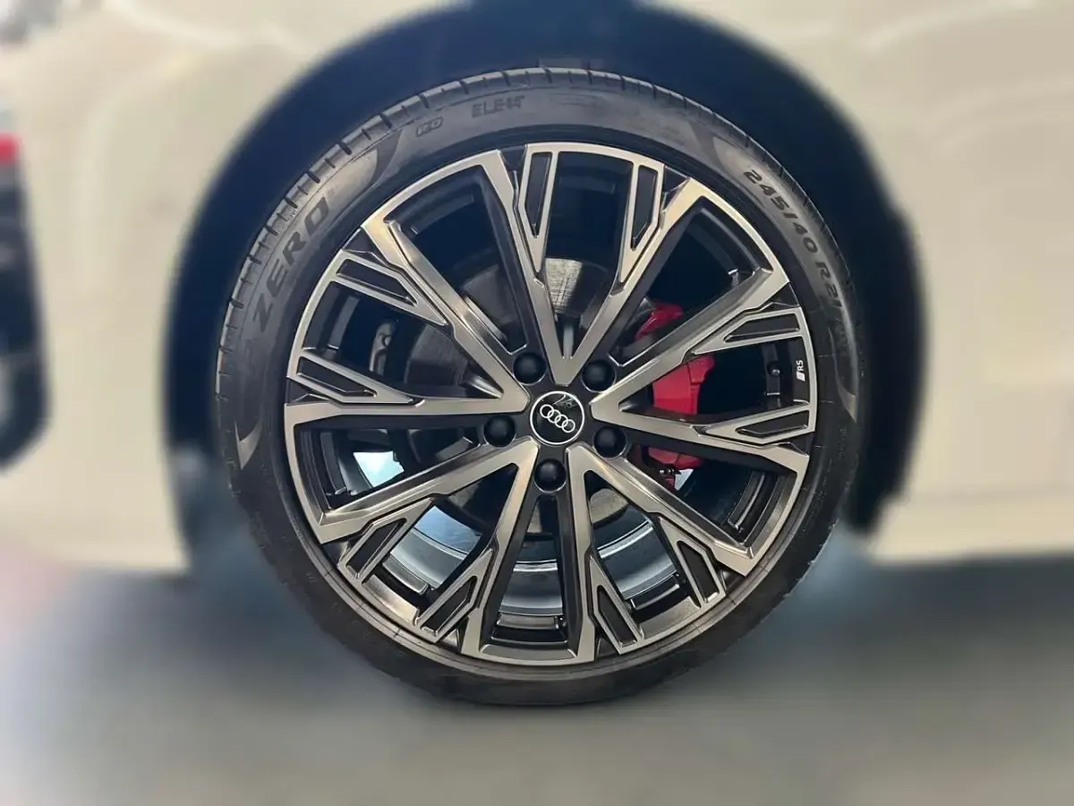 Gebraucht Audi A6 e-tron S-Line 210 kW (286 PS) 2025 Gletscherweiß metallic/gletsch Kombi