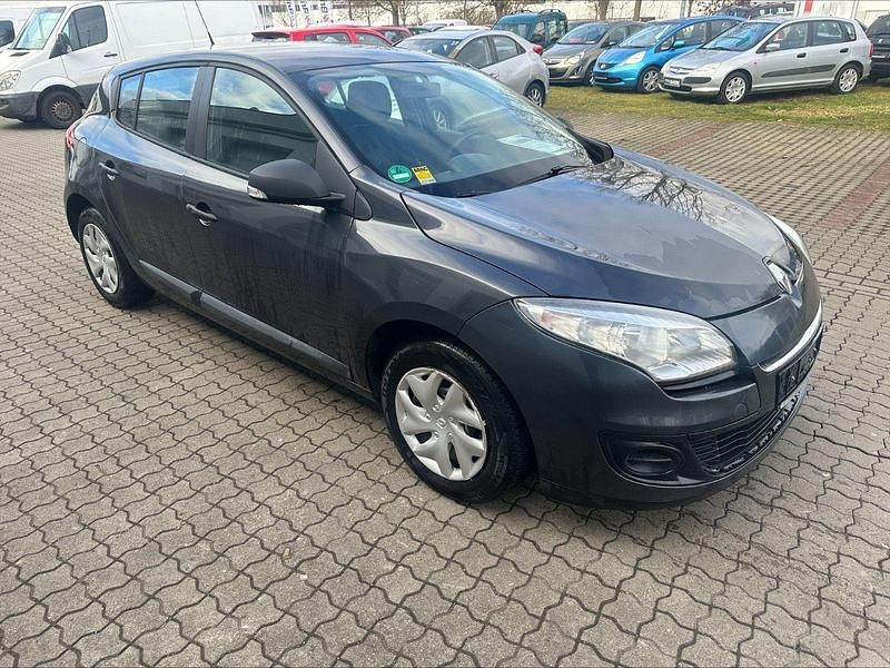 Gebraucht Renault Mégane III 101 PS (74 kW) 2012 Grau Kombi