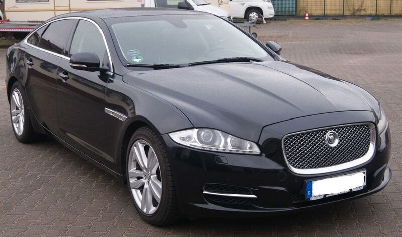 Schwarz Gebraucht 2010 Jaguar XJL Limousine | 15.000 € - Bild 1/4