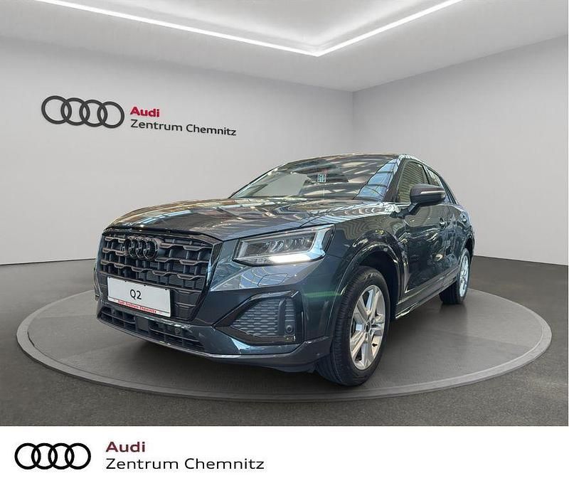 Grau Neu 2025 Audi Q2 Advanced SUV | 36.850 € - Bild 1/4