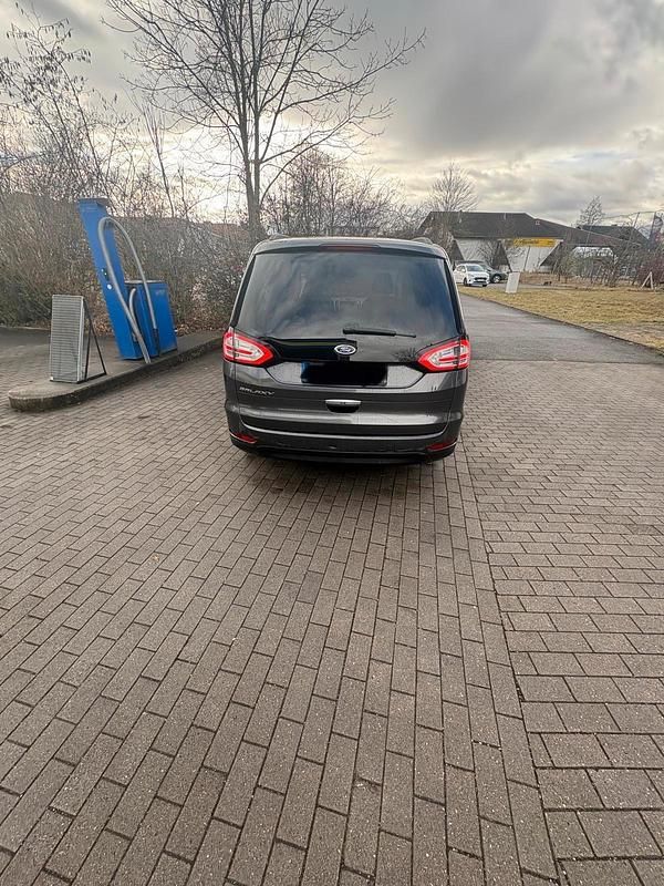 Gebraucht Ford Galaxy Titanium 150 PS (110 kW) 2016 Grau Van / Kleinbus