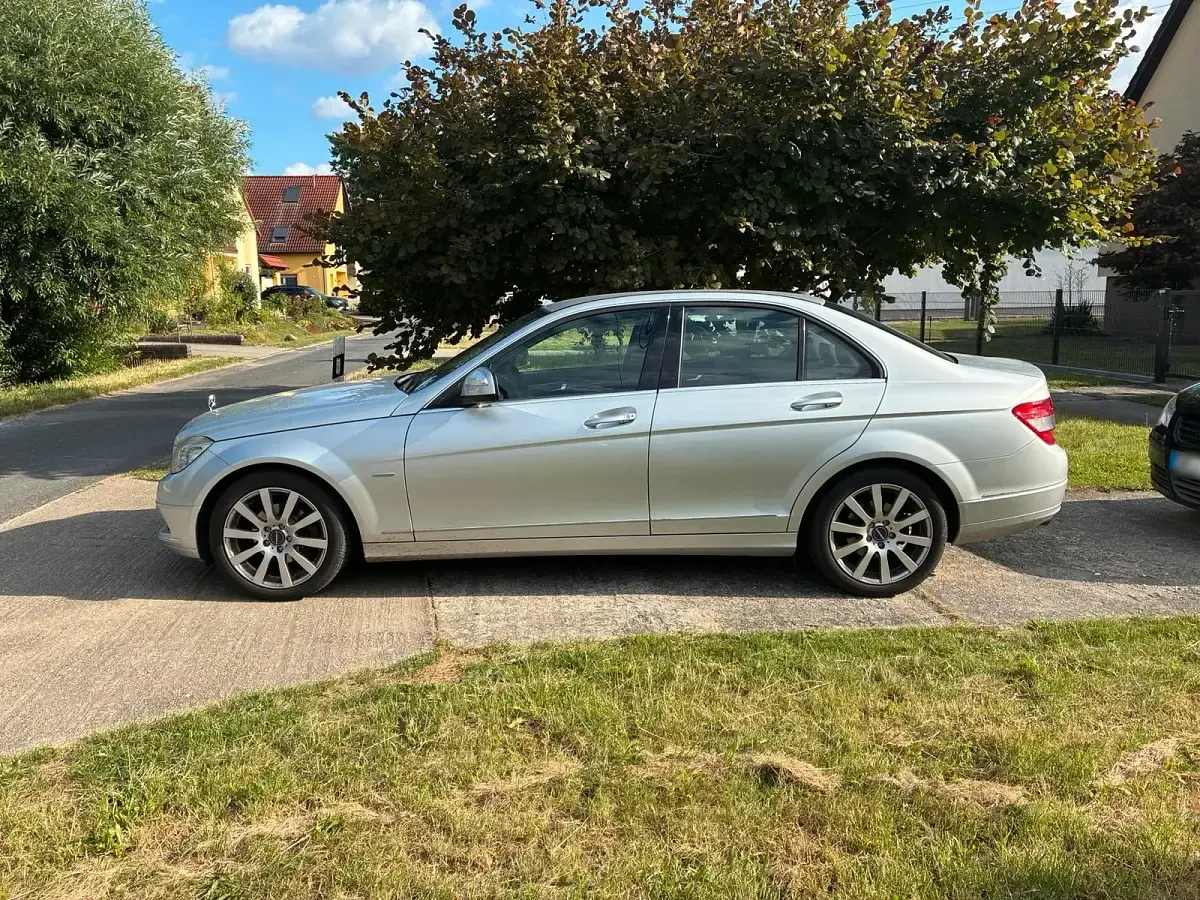Gebraucht Mercedes C180 Elegance 156 PS (114 kW) 2007 Silber Limousine