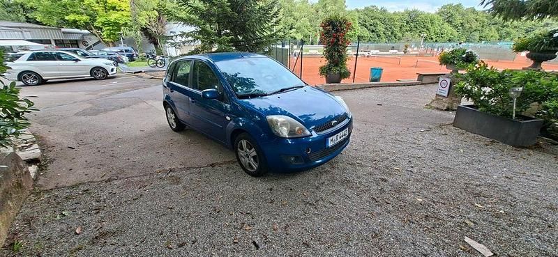 Gebraucht Ford Fiesta 69 PS (50 kW) 2007 Blau Kleinwagen