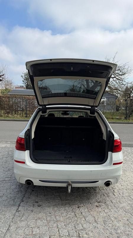 Gebraucht BMW 520 Performance 190 PS (139 kW) 2017 Weiß Kombi