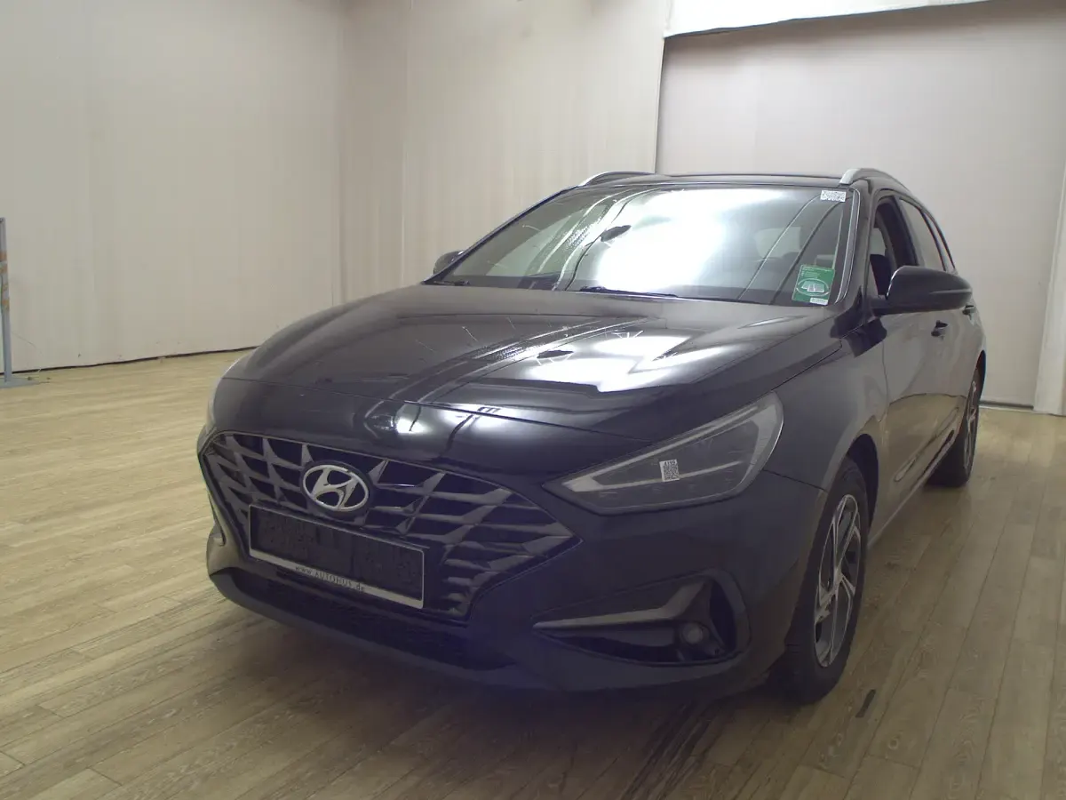 Gebraucht Hyundai i30 Intro Edition 116 PS (85 kW) 2020 Schwarz Kombi