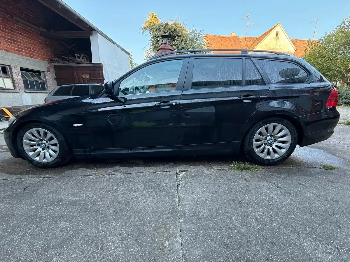Second-hand BMW 320 177 CP (130 kW) 2009 Negru Break