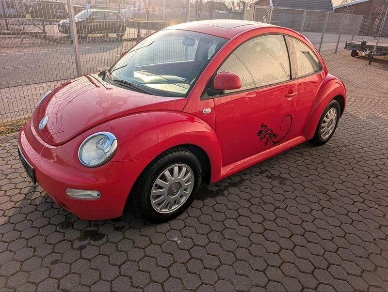 Second-hand VW New Beetle 101 CP (74 kW) 2006 Roșu Hatchback