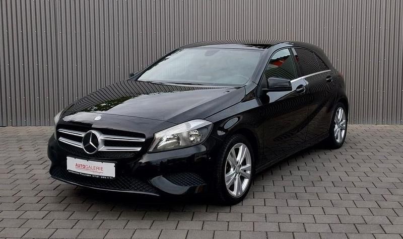 Schwarz Gebraucht 2014 Mercedes A180 Sport Limousine | 8.999 € (Guter Preis) - Bild 1/4