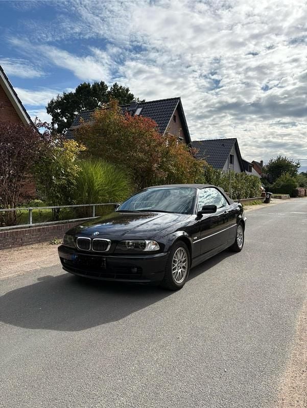 Schwarz Gebraucht 2001 BMW 320 Cabriolet Cabrio | 4.900 € (Superpreis) - Bild 1/4